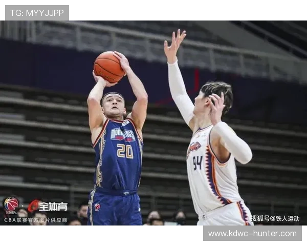 南京羽毛球队在城市联赛中以67分稳居积分榜首位展现强劲实力