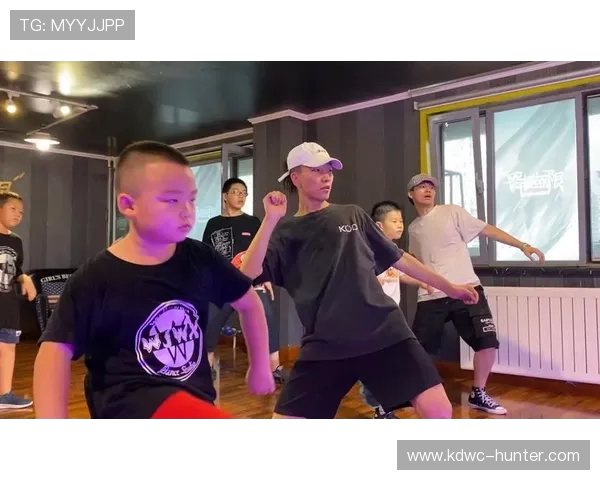 南京街舞队的个人能力提升与团队协作的完美结合探讨