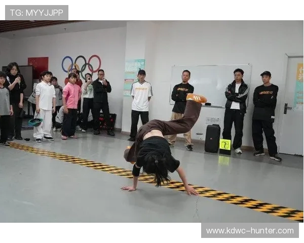 重庆街舞队在世界攀岩锦标赛中的拼搏与荣耀之路