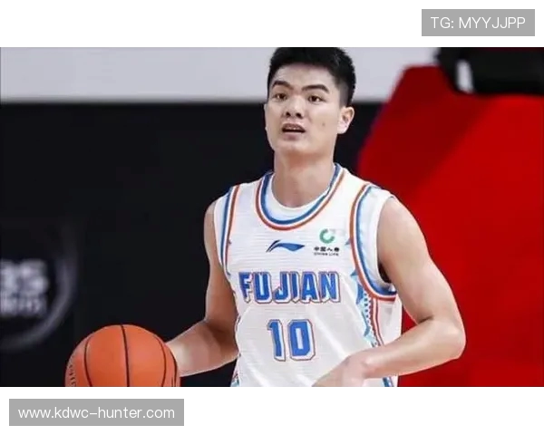 上海篮球队的转型之路:从传统强队到现代篮球的深度解析 上海篮球队的转型之路:从传统强队到现代篮球的深度解析